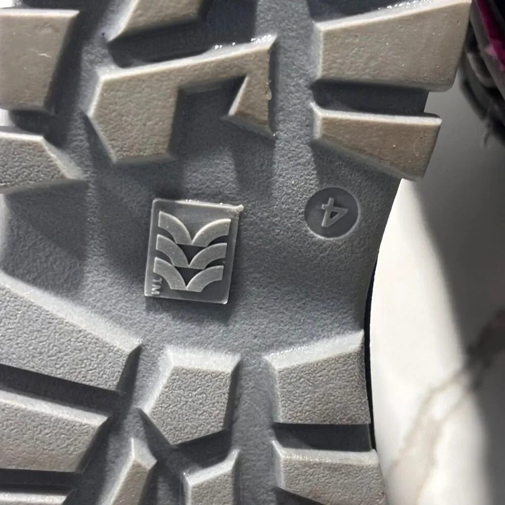 All in Motion | Girls Black Grey Thermolite Ecomade Winter Snow Boots Size 4
